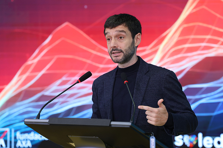 Pablo bustinduy durante el acto de presentación del barómetro