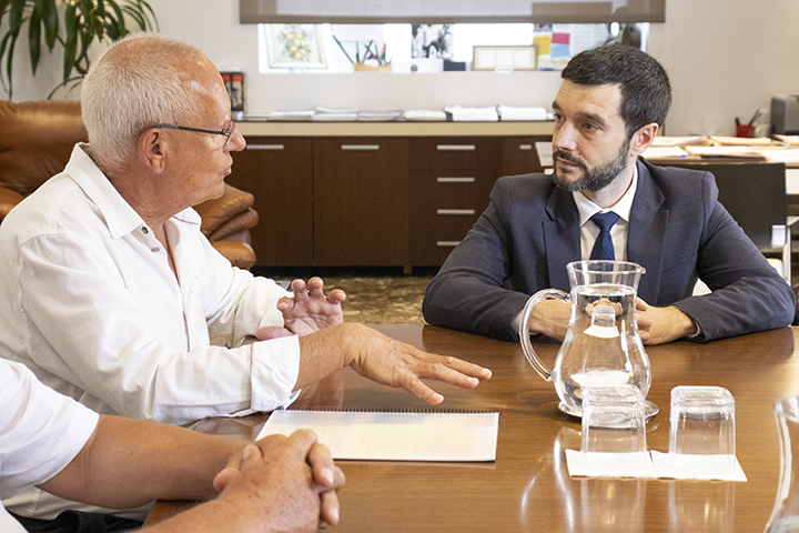 Noticia Bustinduy se reúne con los alcaldes de Dénia y Altea para abordar la problemática de los pisos turísticos que operan sin licencia